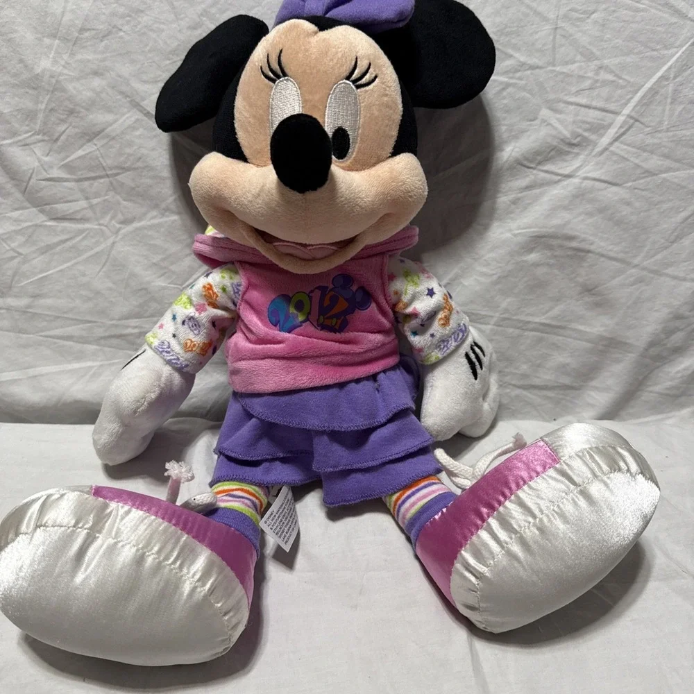 Lot of 4 Disney Mickey & Minnie Mouse Plush Collectibles See‎ Pictures
